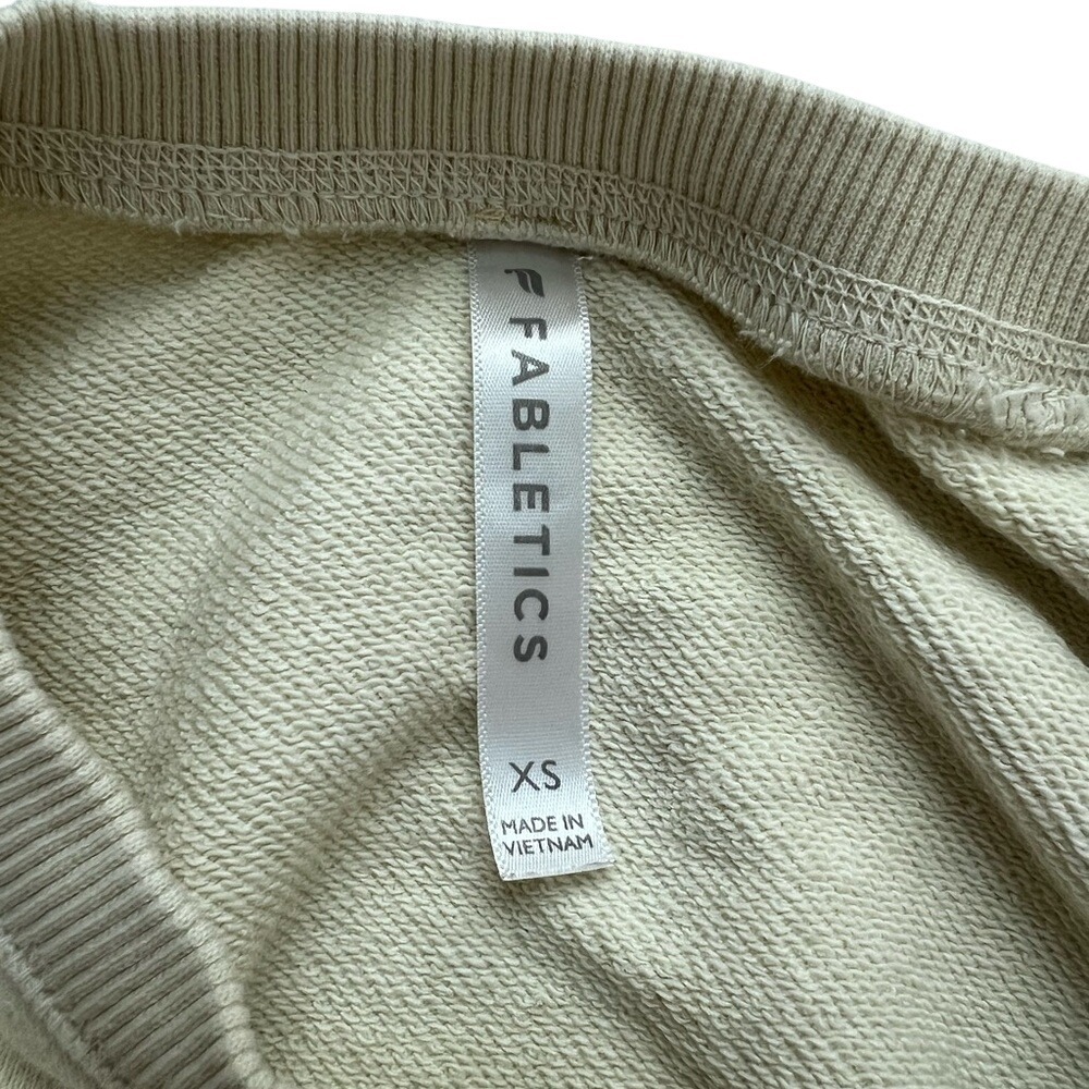 Fabletics Ultra Cropped Raw-Hem Sweatshirt Long Sleeve Crewneck in Beige - Picture 3 of 3